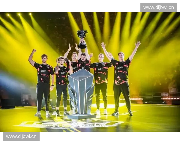 《CSGO邀请赛全程精彩回顾 高水平对抗带来无限震撼与激情》 《CSGO邀请赛全程精彩回顾 高水平对抗带来无限震撼与激情》